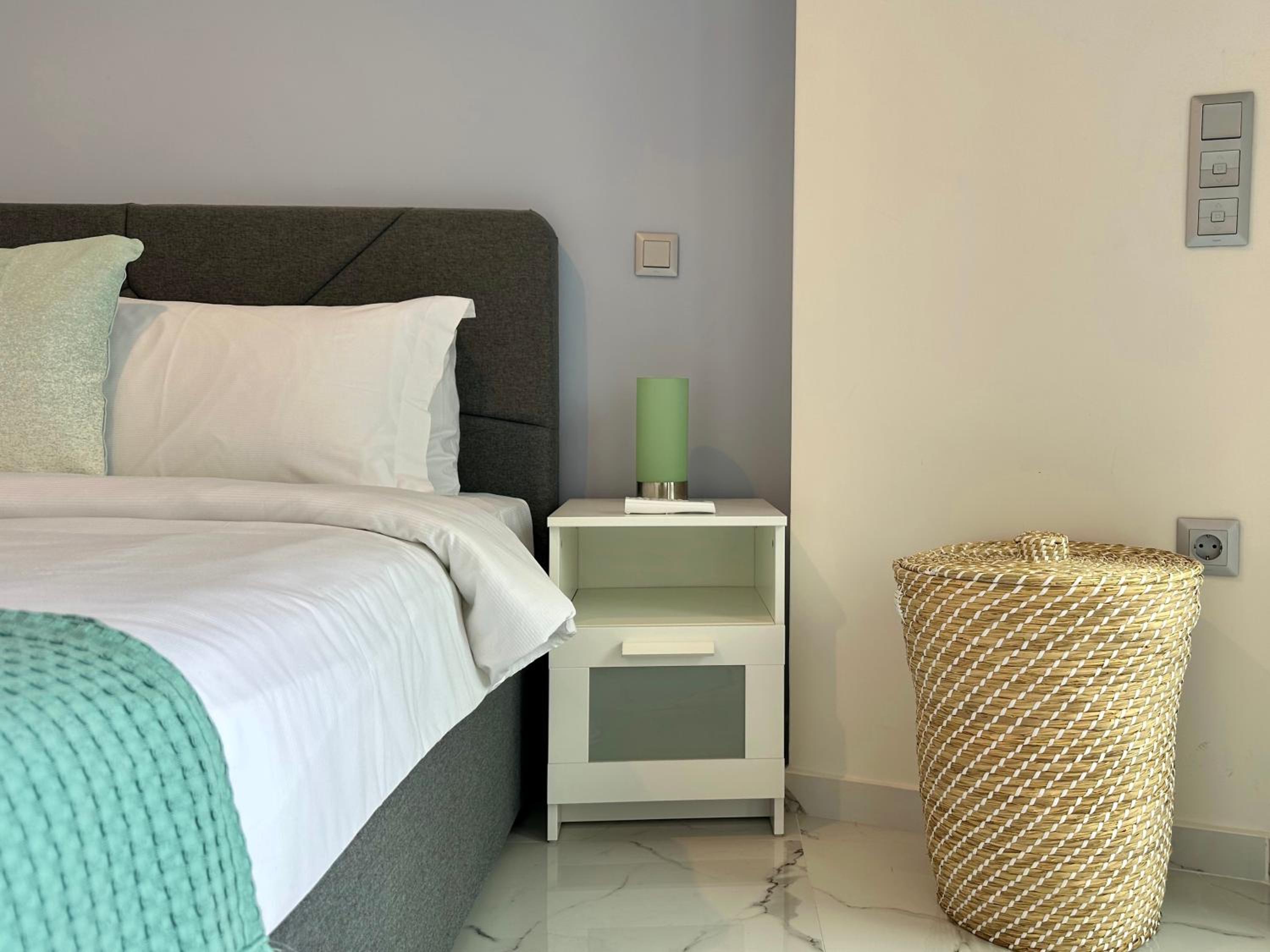 Sky Suite Apartments - Cloud9 in the City