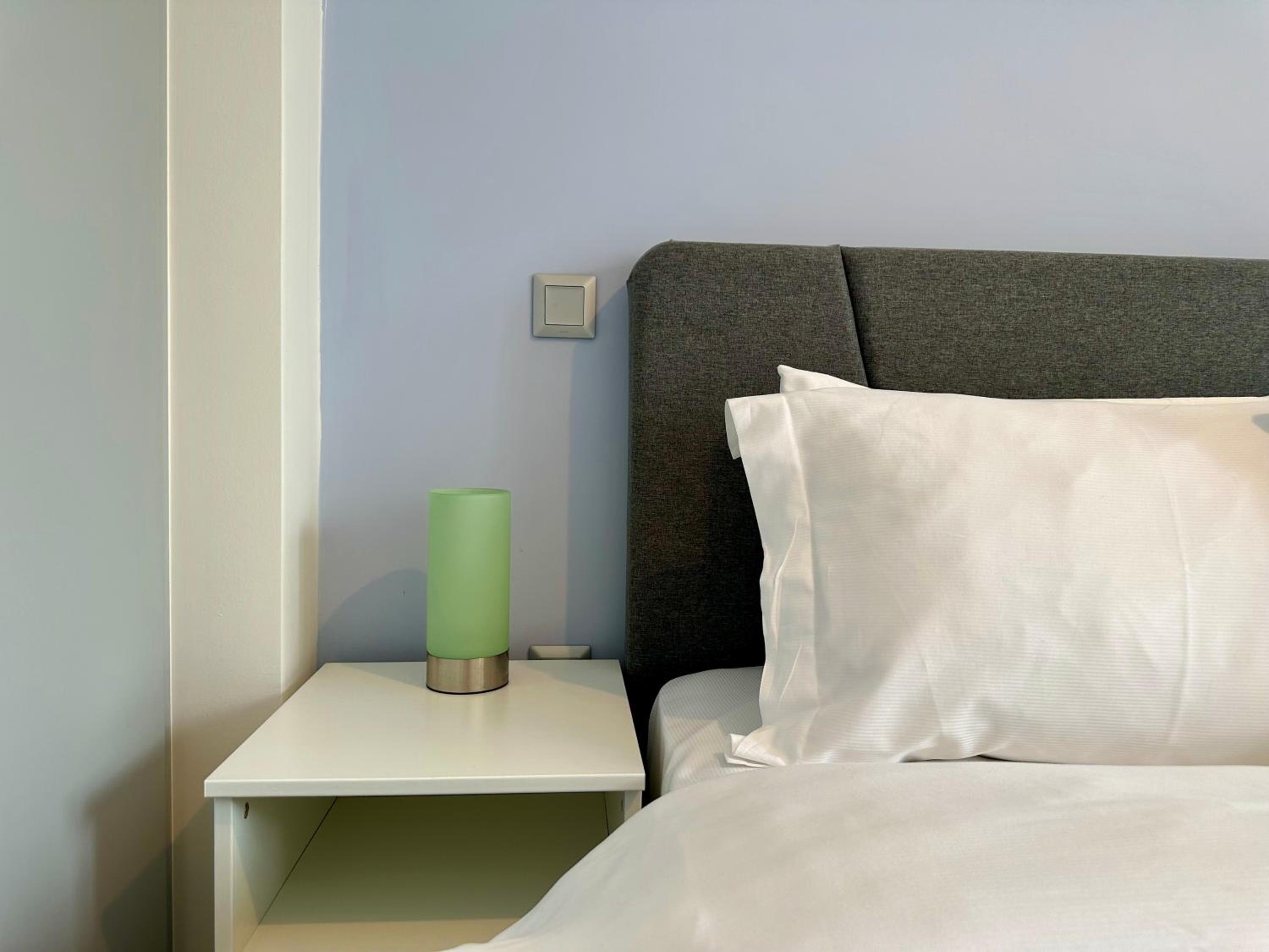 Sky Suite Apartments - Cloud9 in the City