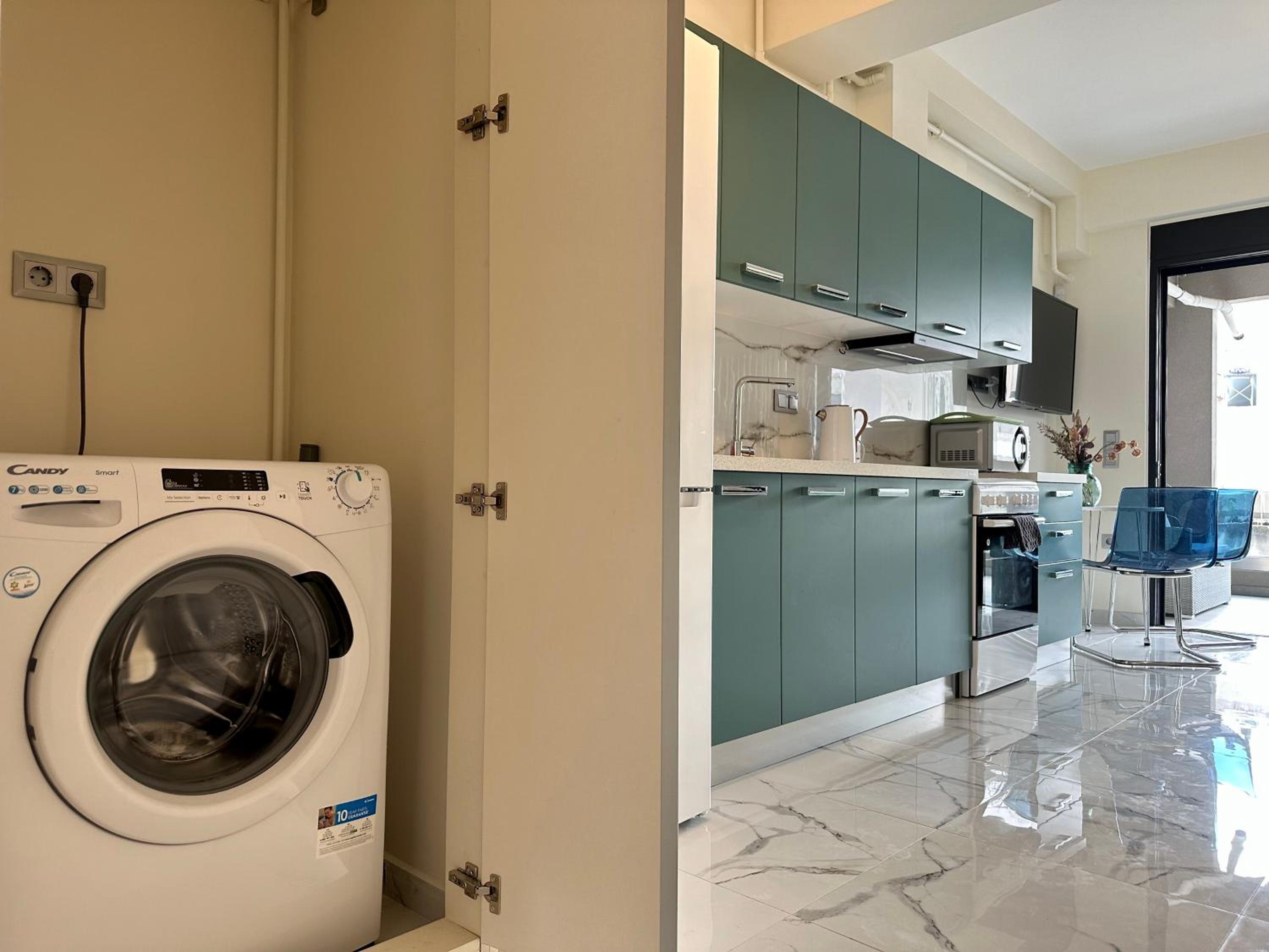 Sky Suite Apartments - Cloud9 in the City
