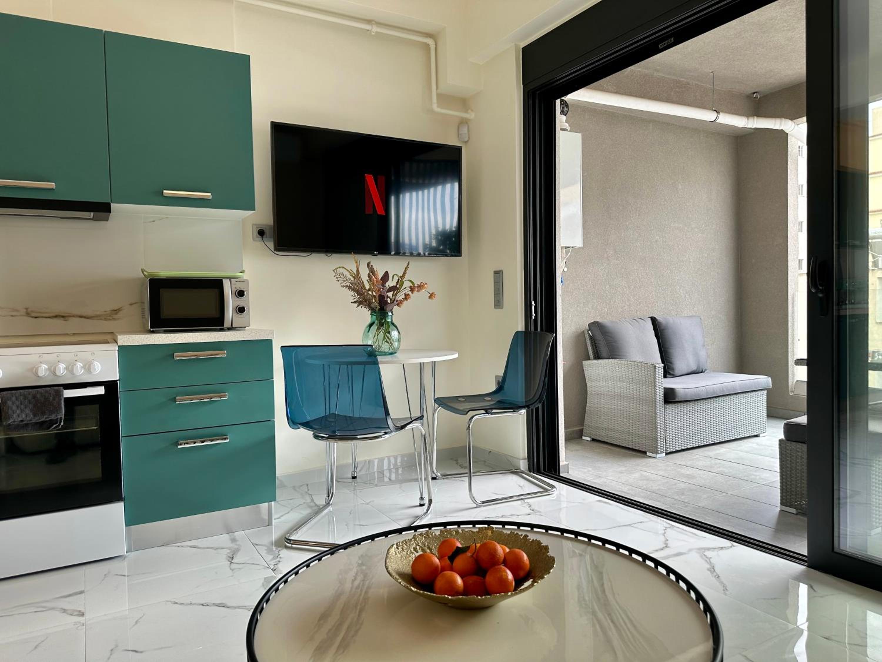 Sky Suite Apartments - Cloud9 in the City