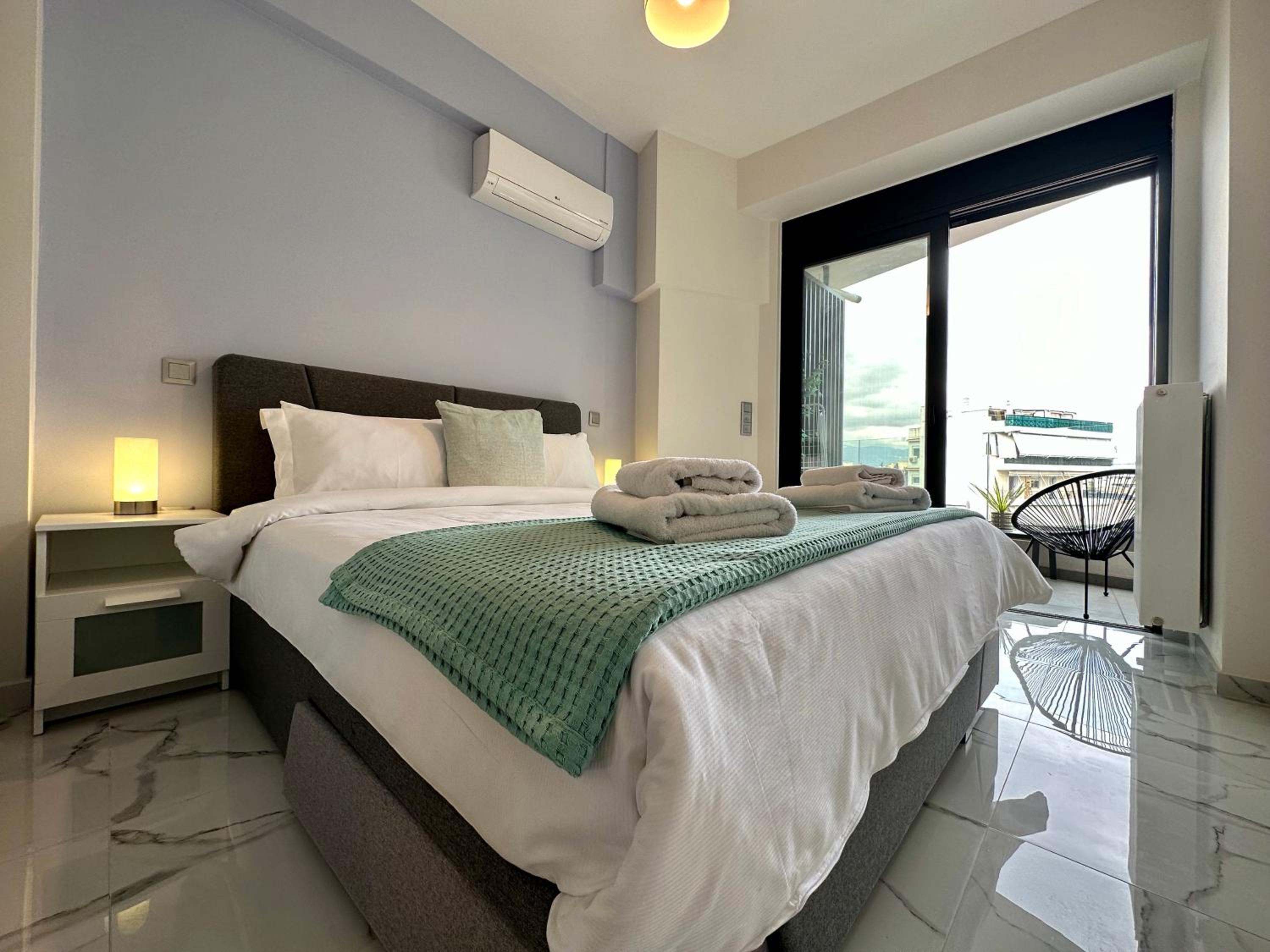Sky Suite Apartments - Cloud9 in the City