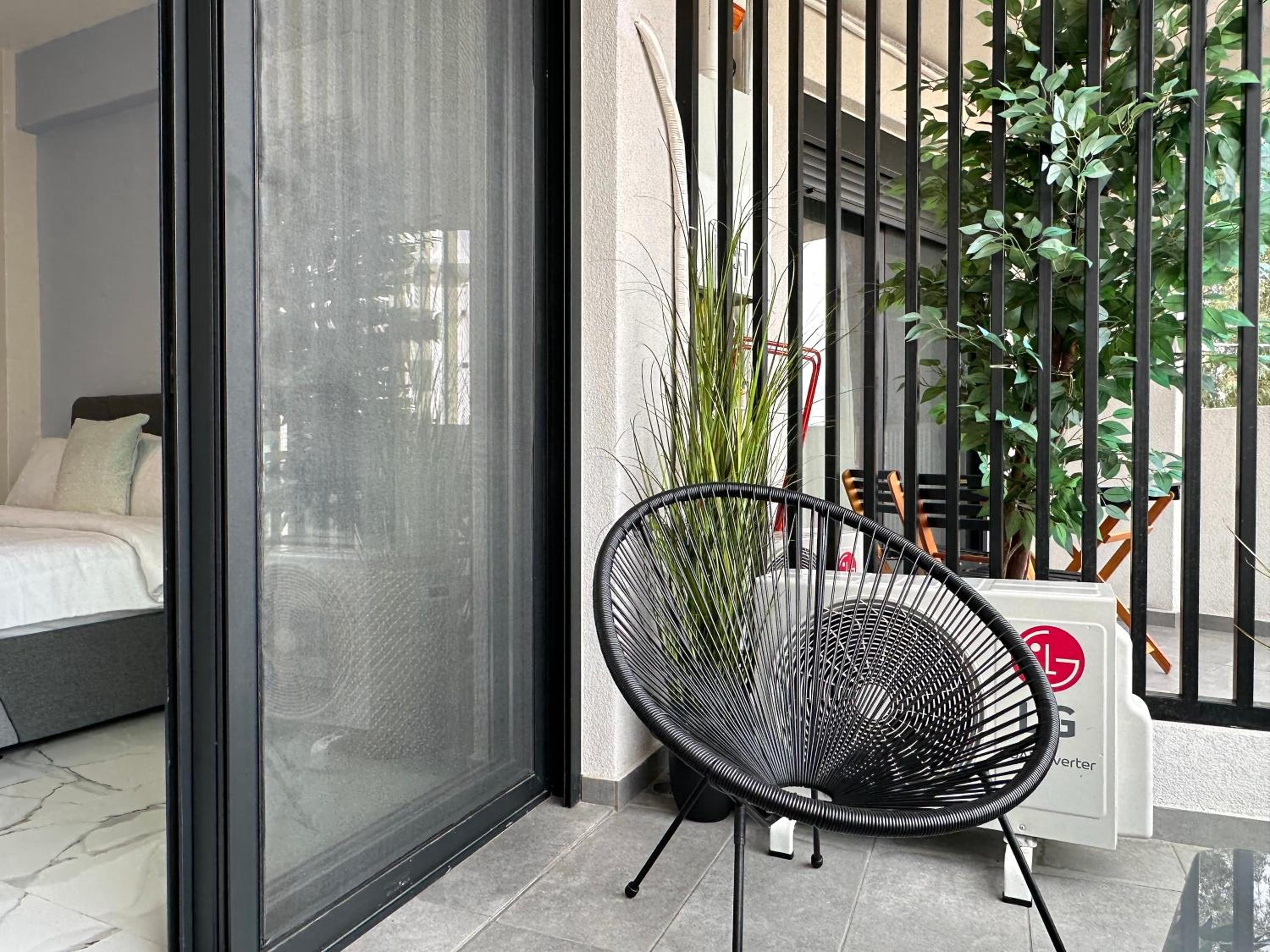 Sky Suite Apartments - Cloud9 in the City