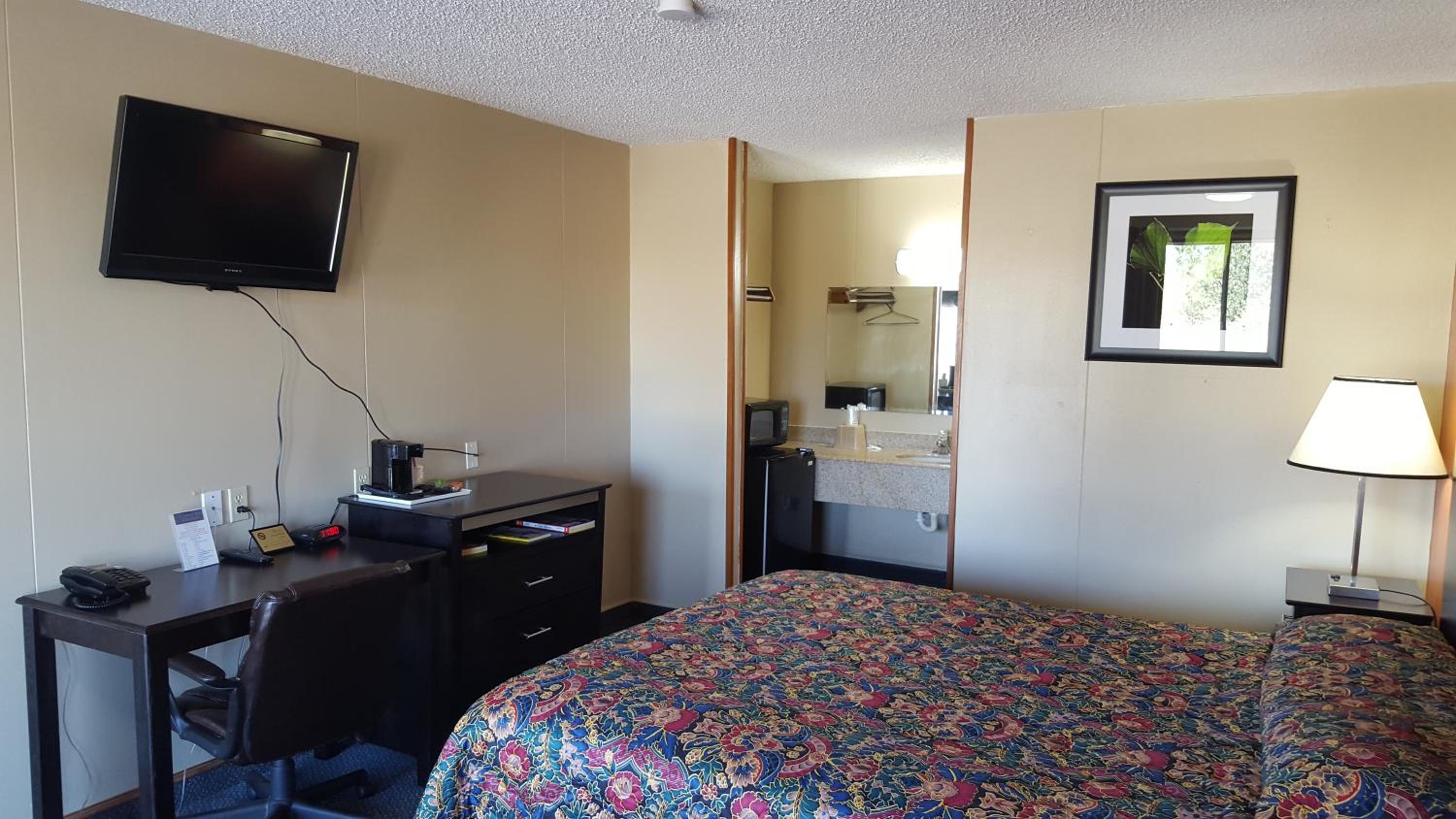 Carefree Inn Flatonia