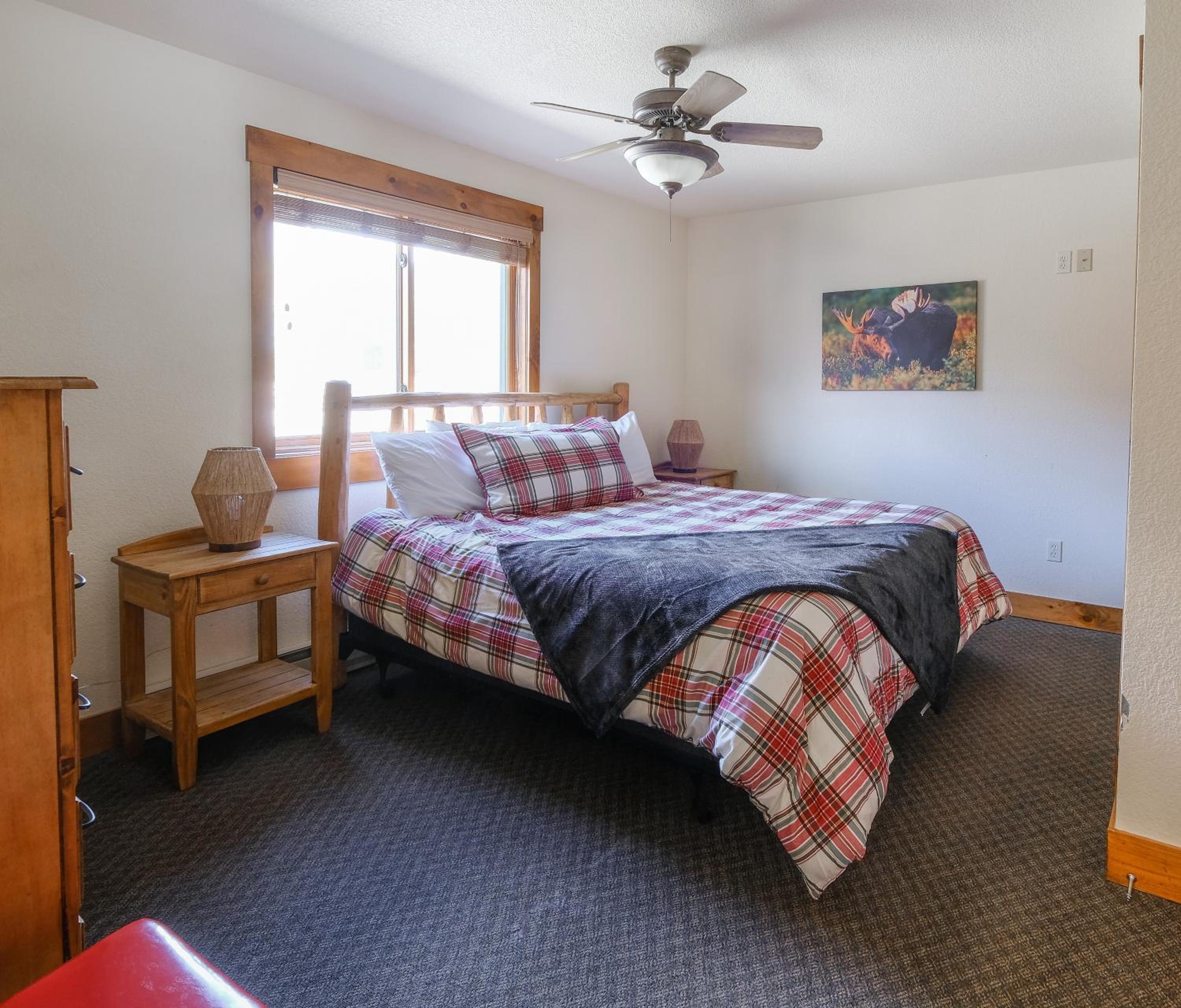 The Loose Moose Lodge #7 at Downtown Grand Lake n view 3