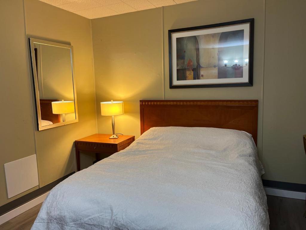 Vernon Vacations - Schell Motel - Property Image 27