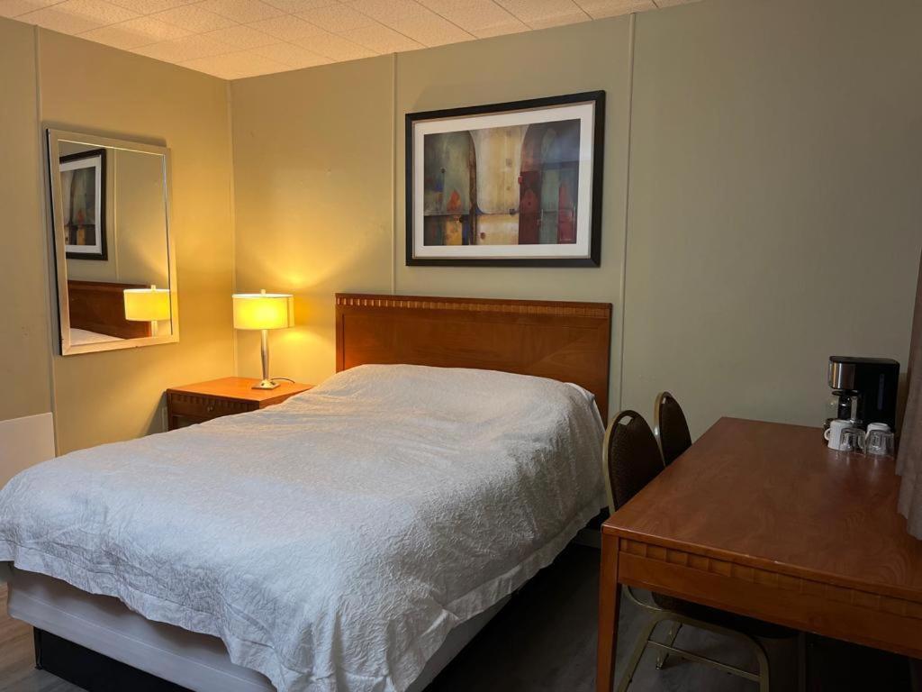 Vernon Vacations - Schell Motel - Property Image 28