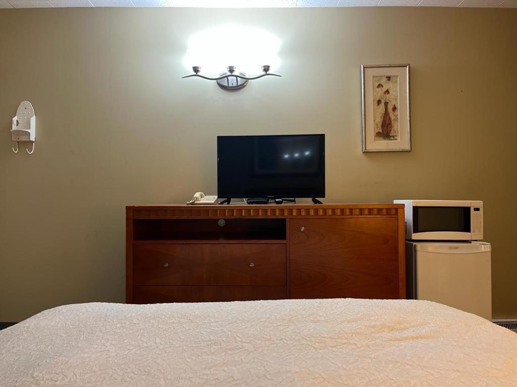 Vernon Vacations - Schell Motel - Property Image 29