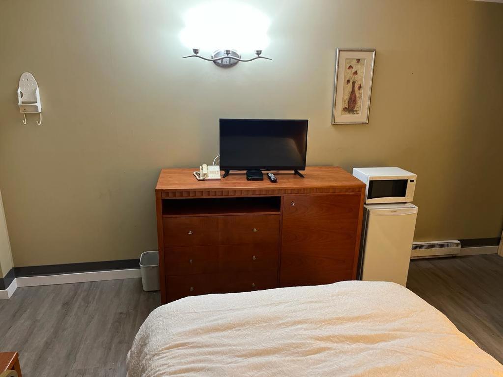 Vernon Vacations - Schell Motel - Property Image 30