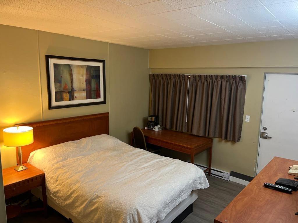 Vernon Vacations - Schell Motel - Property Image 32