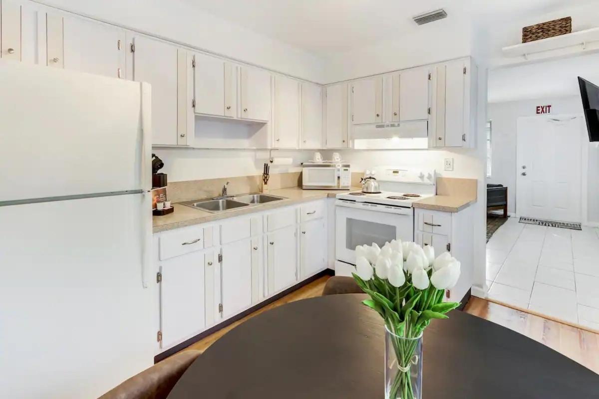 Dania Beach 2BR Vacation Rentals - Florida, United States view 5