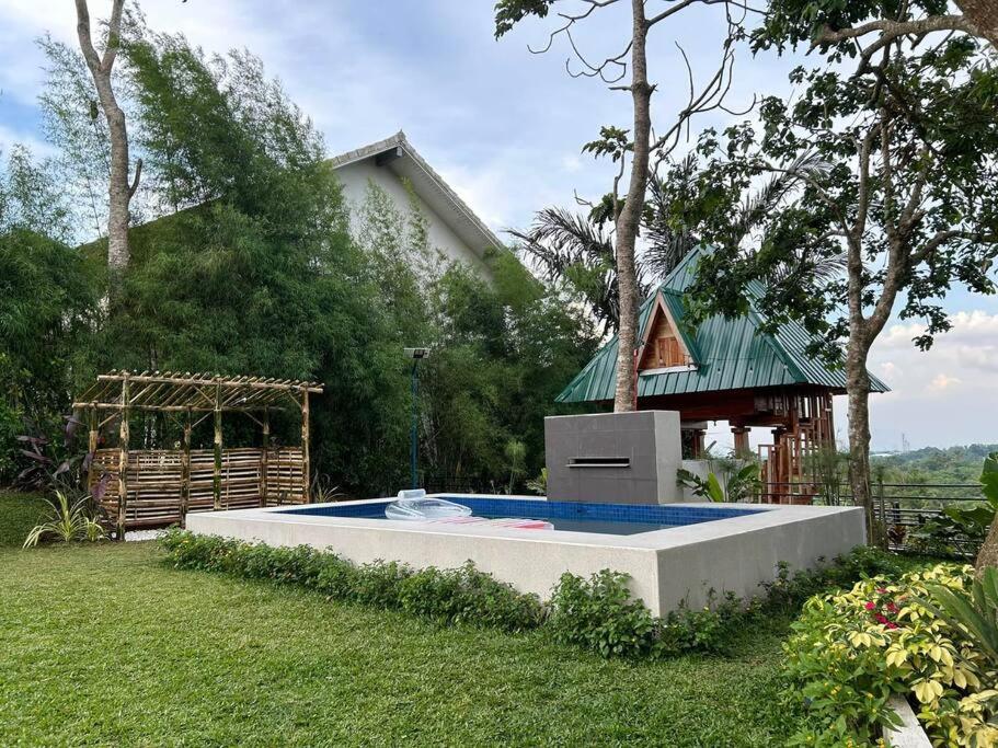 Hooni Peak jay Cabins Staycation Up to 15 pax view 5
