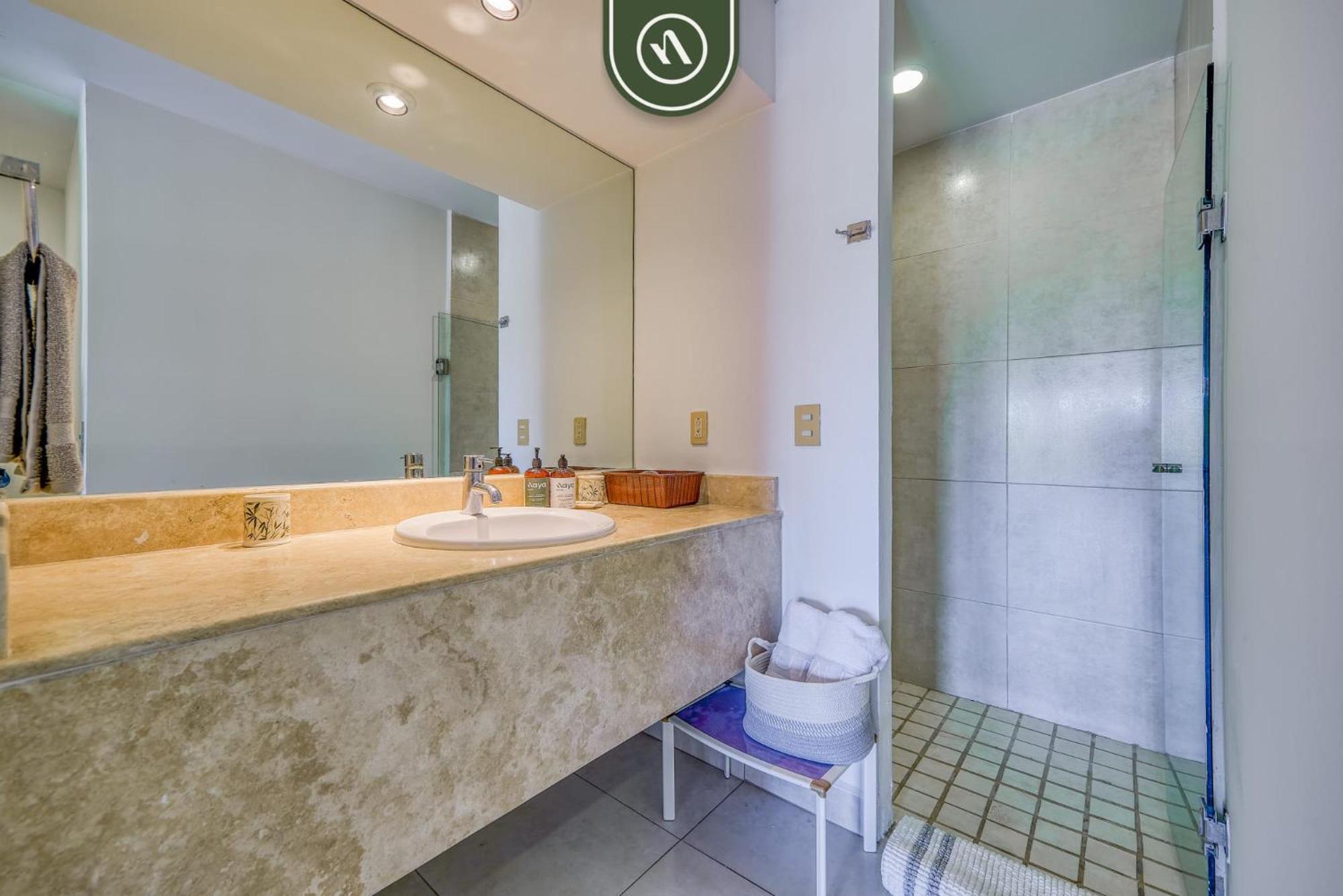 4BR Condo with Private Balcony - Ocean View, fotografía 3