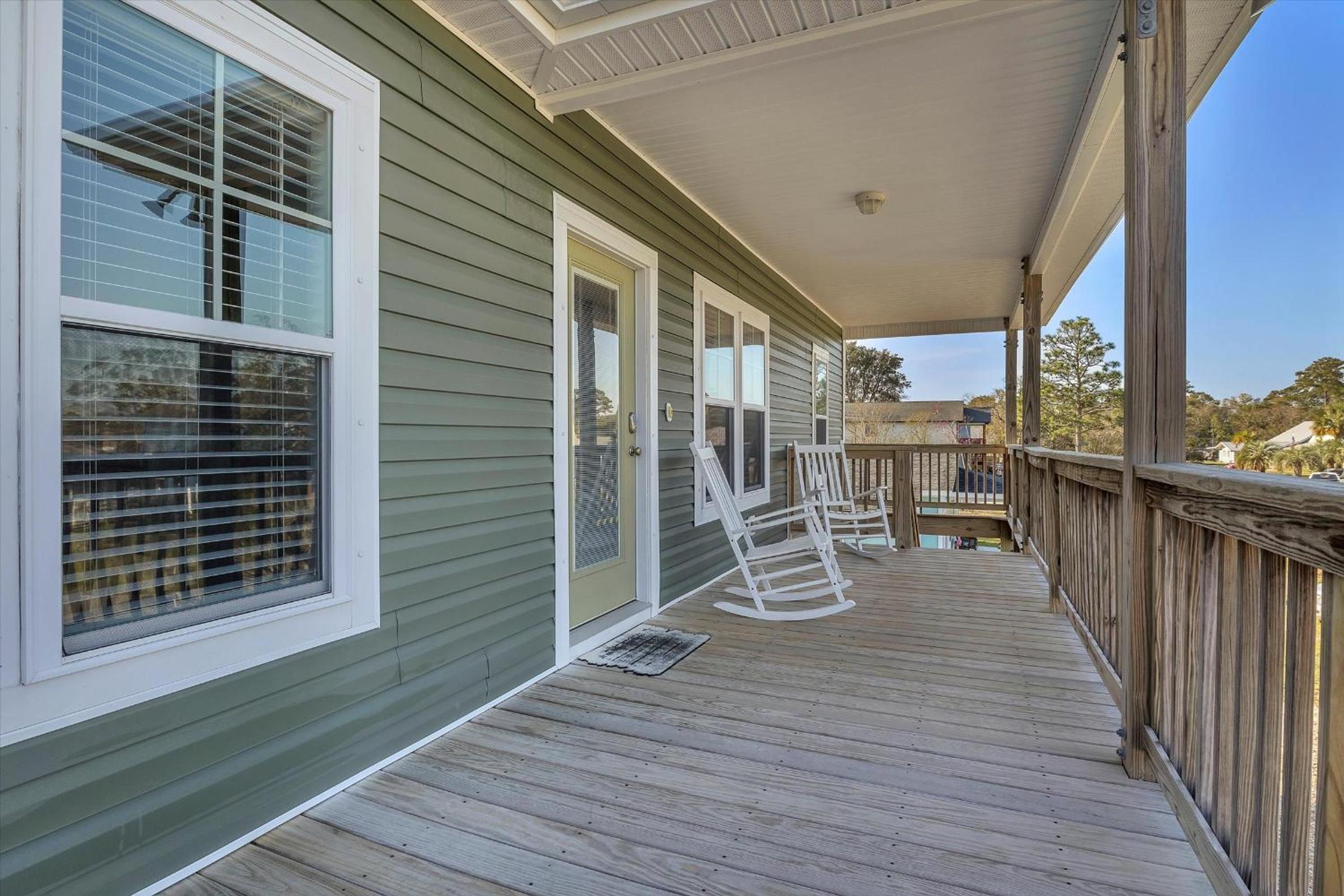 All Summer Long by Oak Island Accommodations view 3