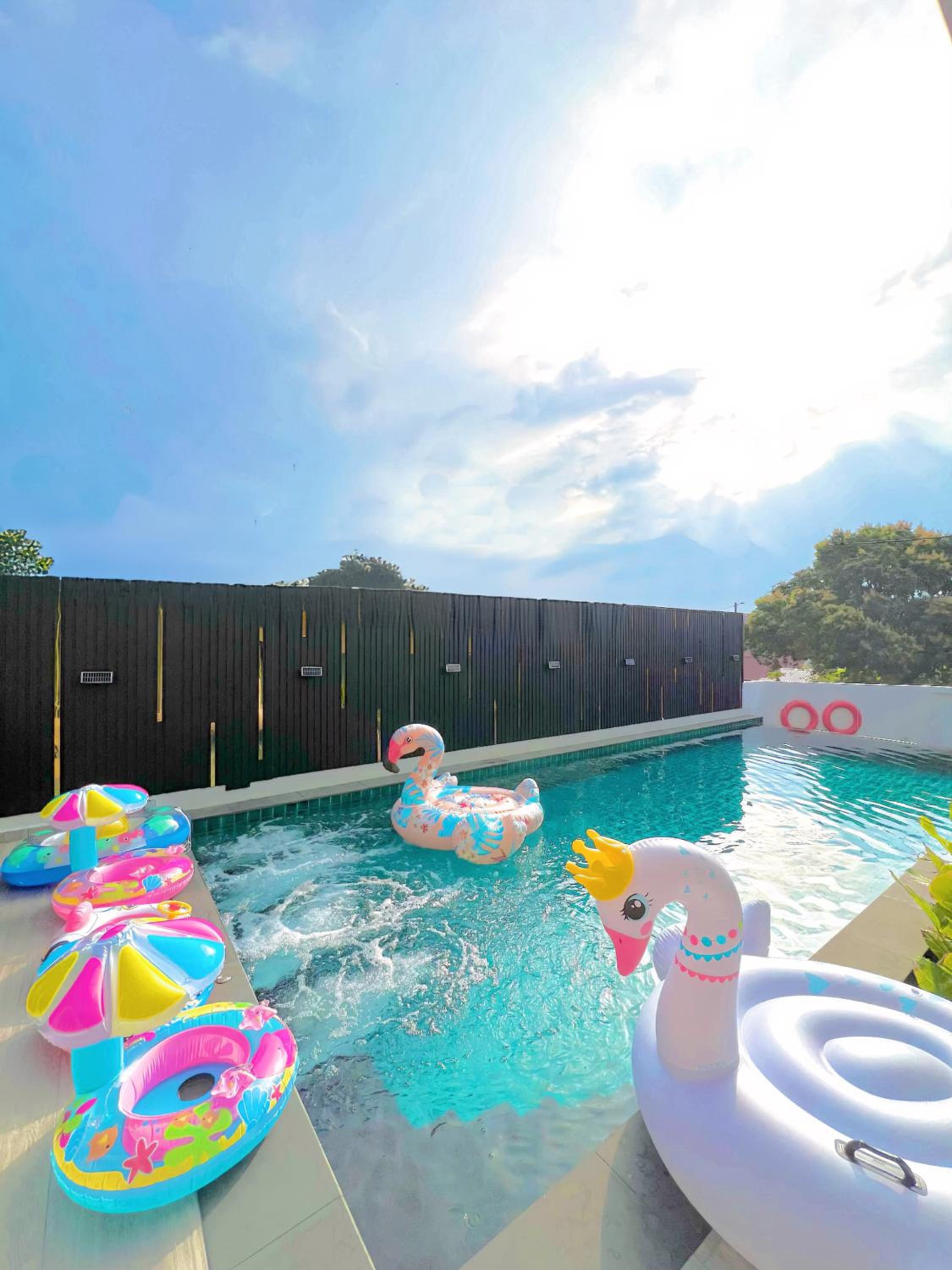 Dato Villa Luxury Homestay 12min to Jonker Street 26pax Private Pool Playground KTV BBQ photo 8
