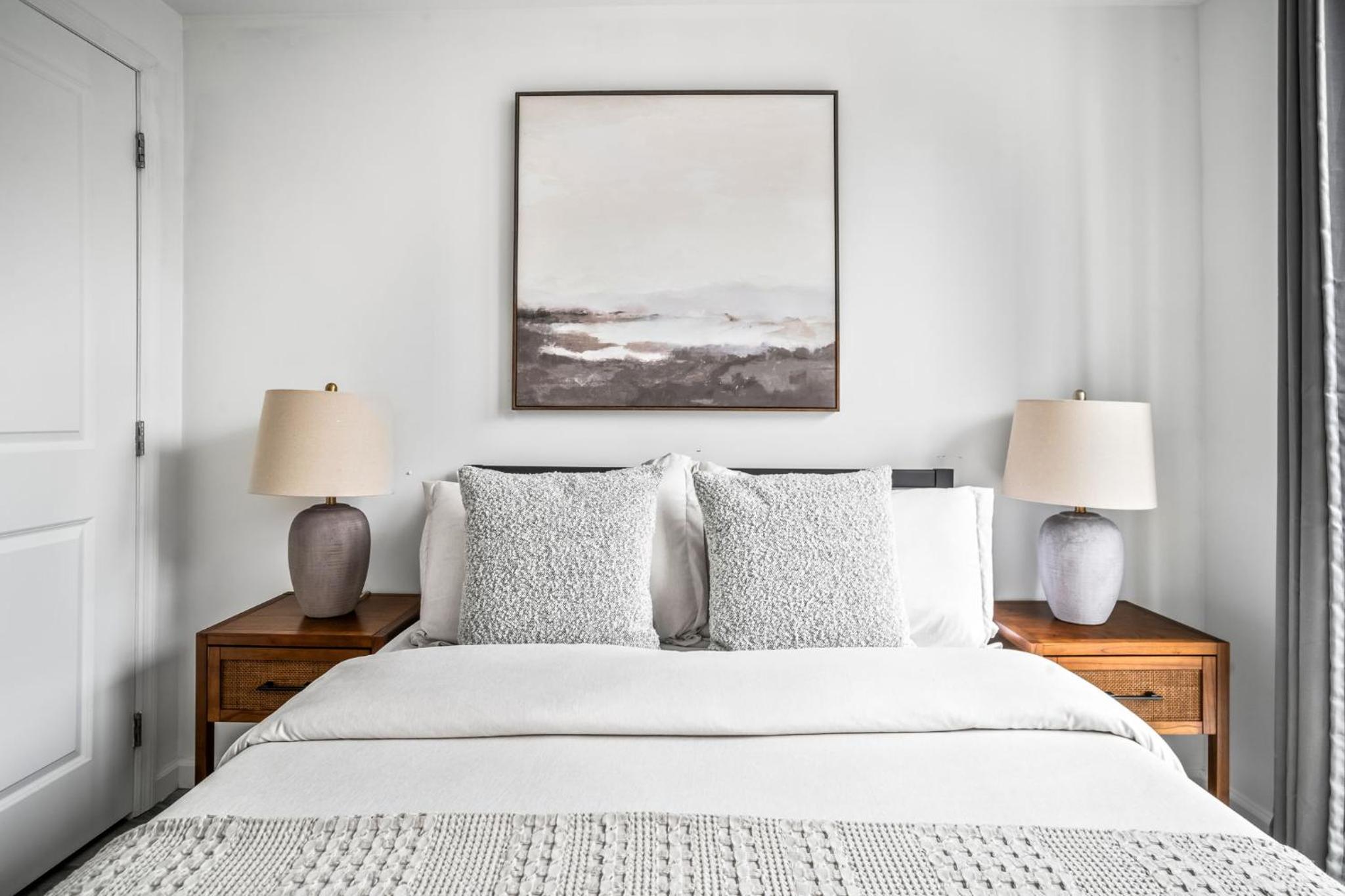 Modern 2-BR with Southern Views