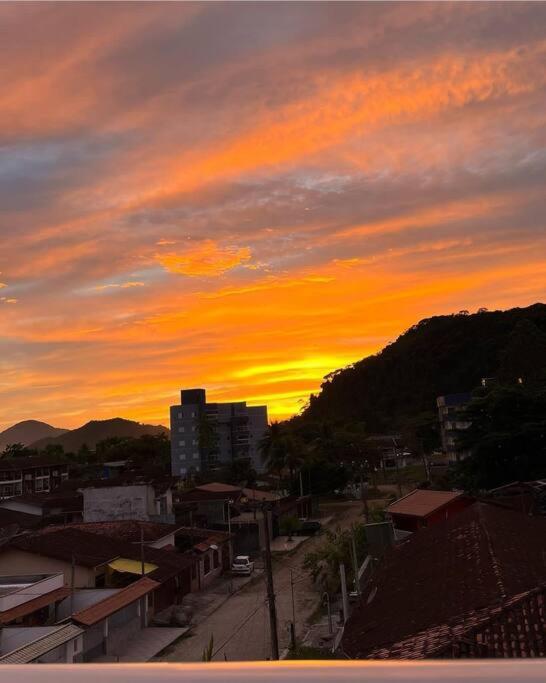 Apto aconchegante próximo a Praia e Centro Ubatuba