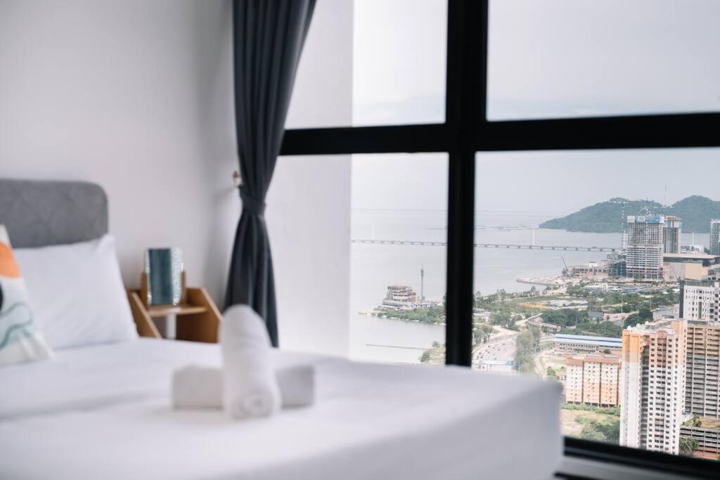 Seaview Infinity Pool 3BR 2Carparks 8Pax 401 photo 5