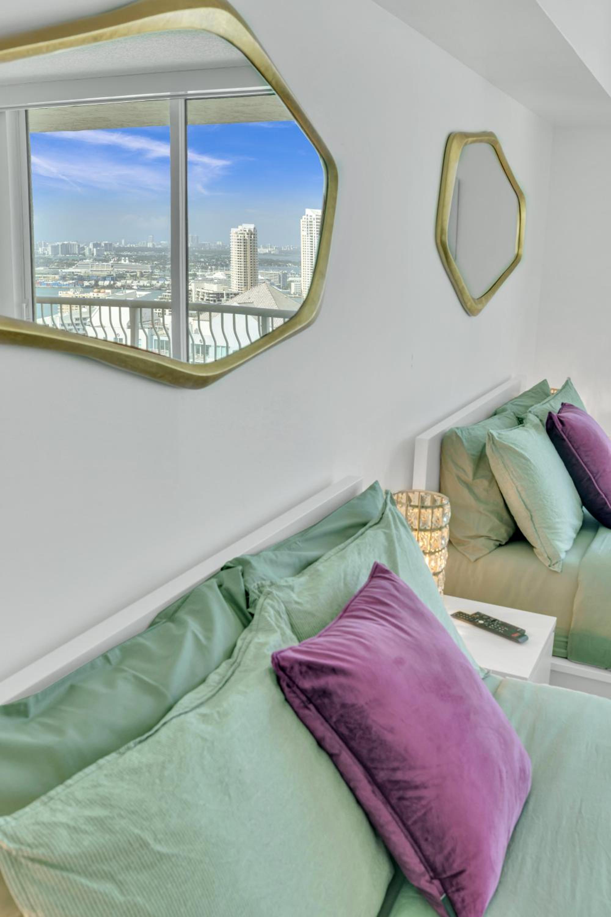Oceanside Penthouse Apartment in Brickell Miami, Pool, Free Parking