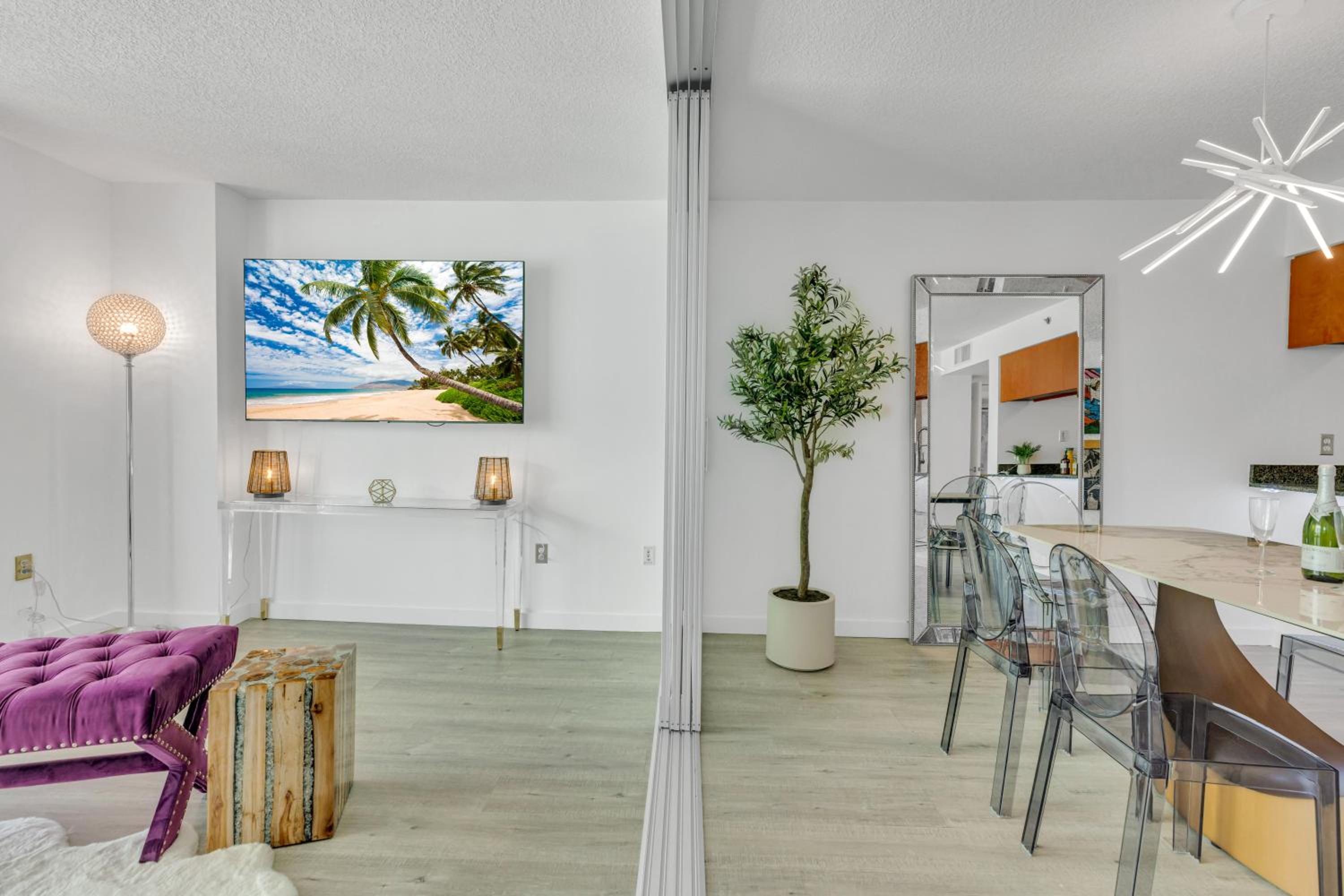Oceanside Penthouse Apartment in Brickell Miami, Pool, Free Parking