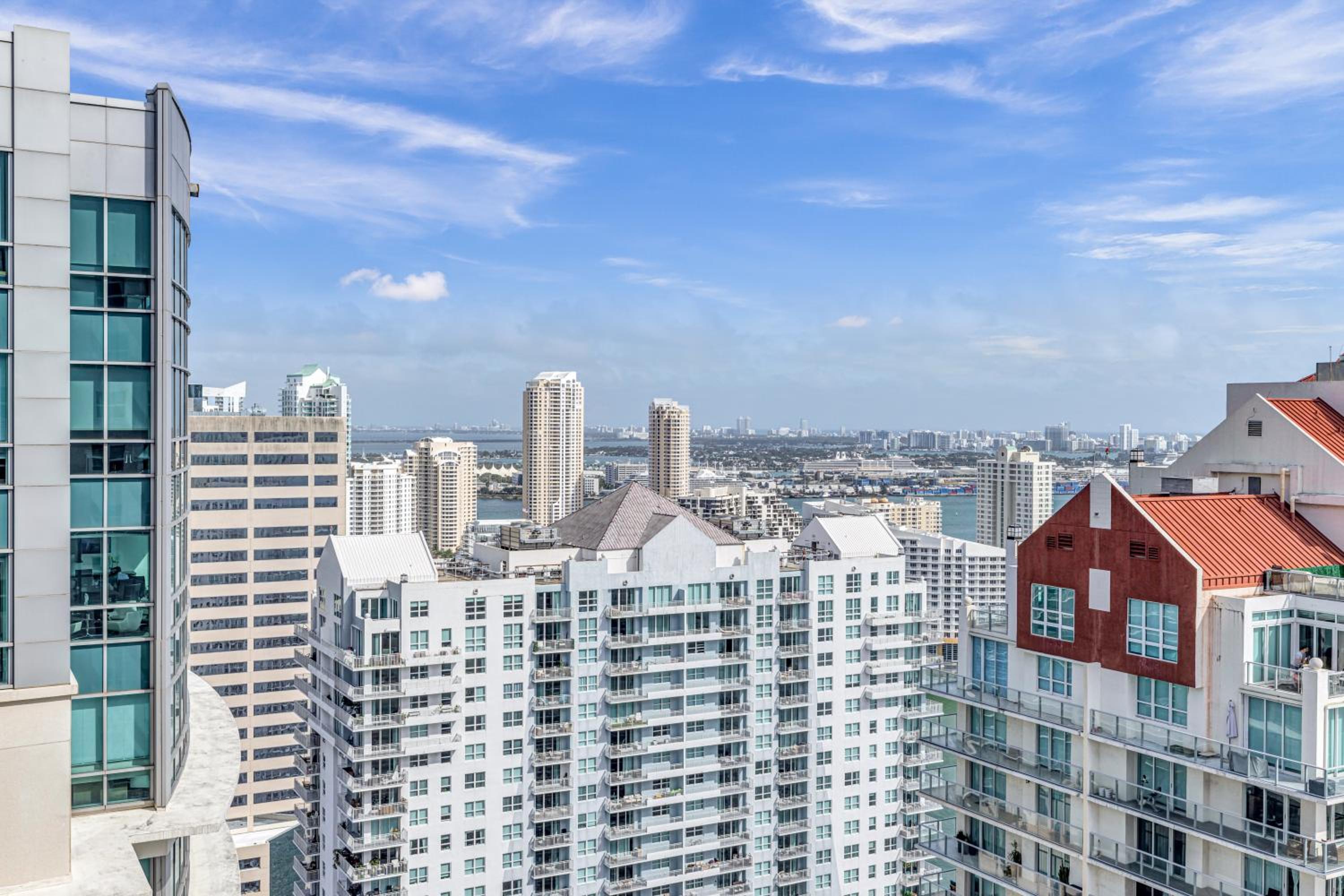 Oceanside Penthouse Apartment in Brickell Miami, Pool, Free Parking