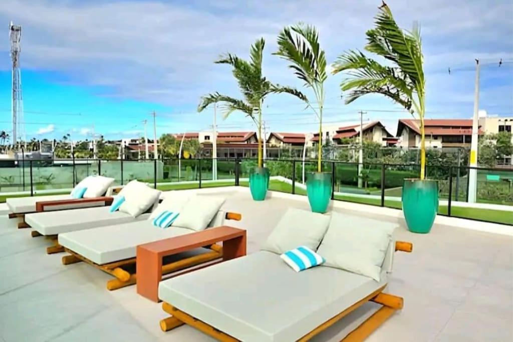Muro Alto Makia • Vista Piscina • Luxo