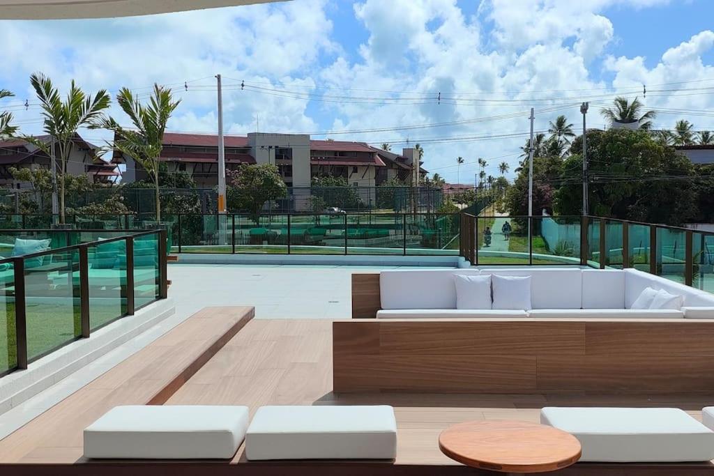 Muro Alto Makia • Vista Piscina • Luxo