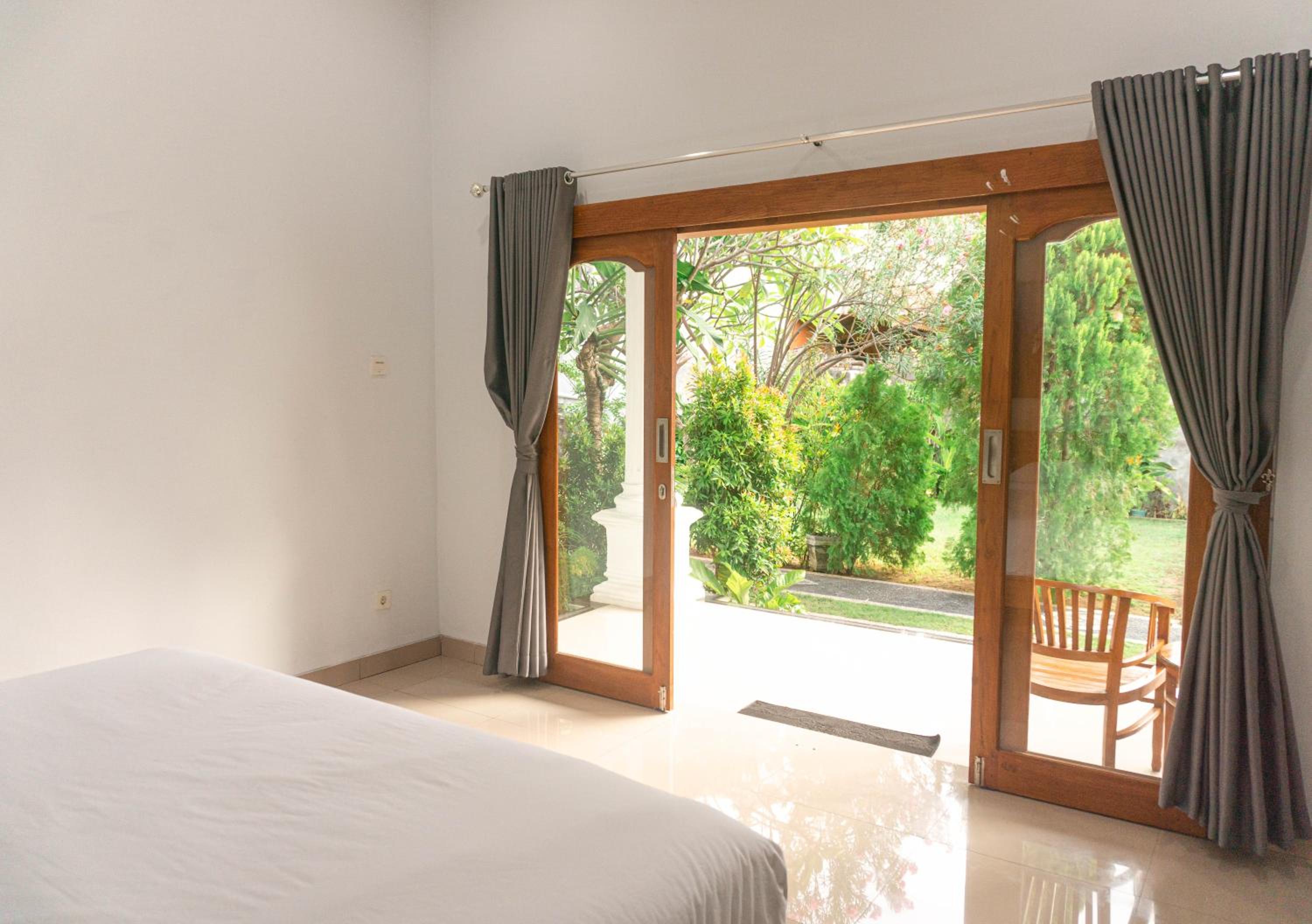 Srinadi Guest House Lovina view 3