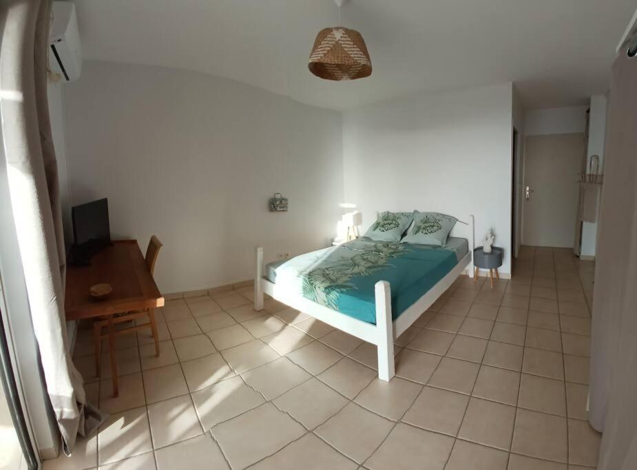 Photo 10
