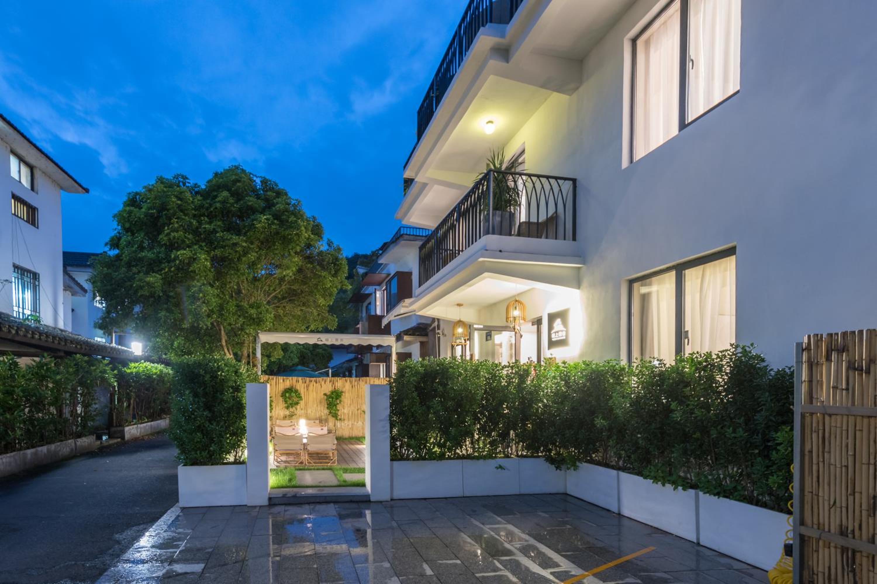 Hangzhou West Lake Yueshang Yunshe Boutique Homestay