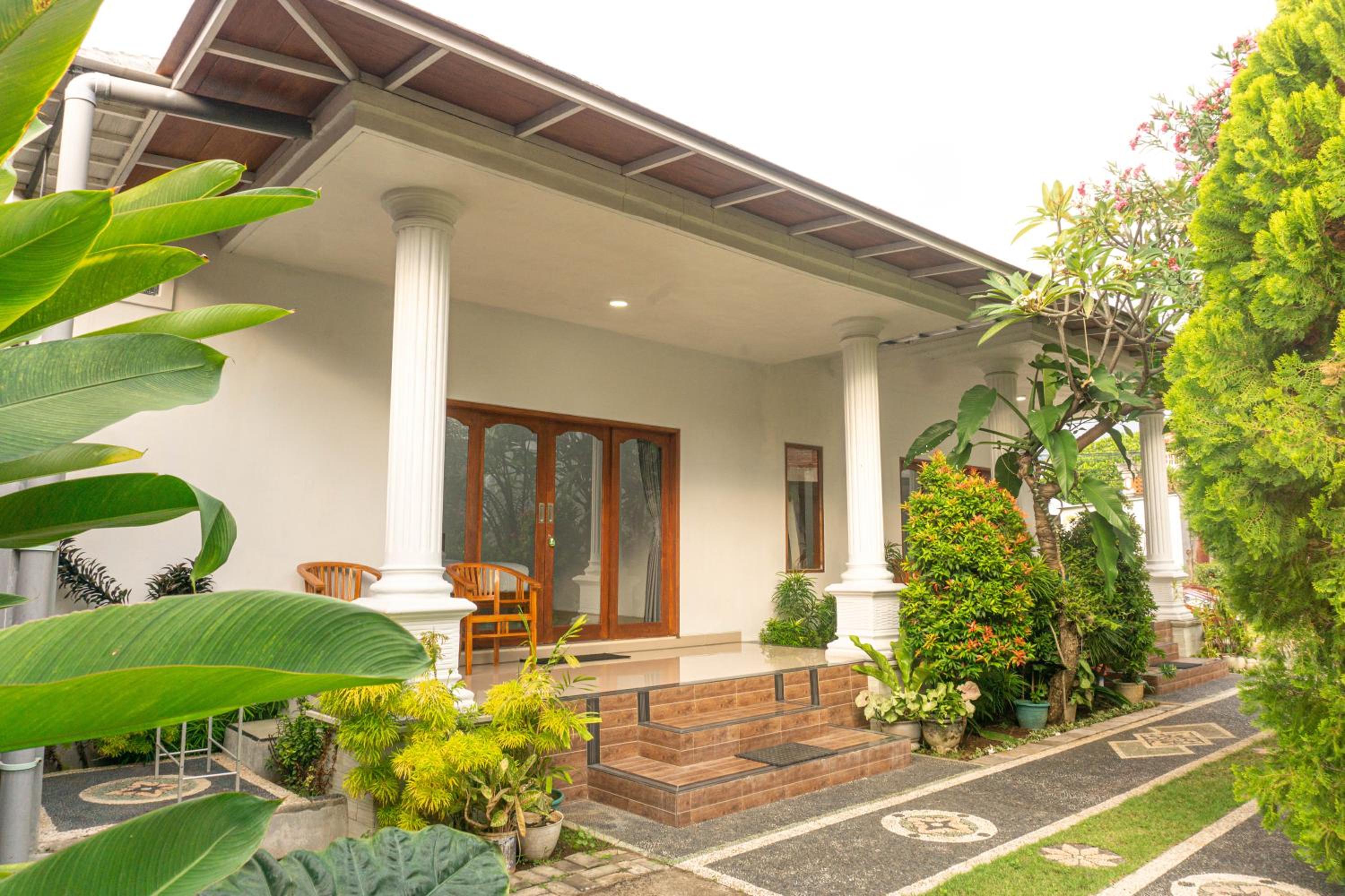 Srinadi Private House Lovina view 4