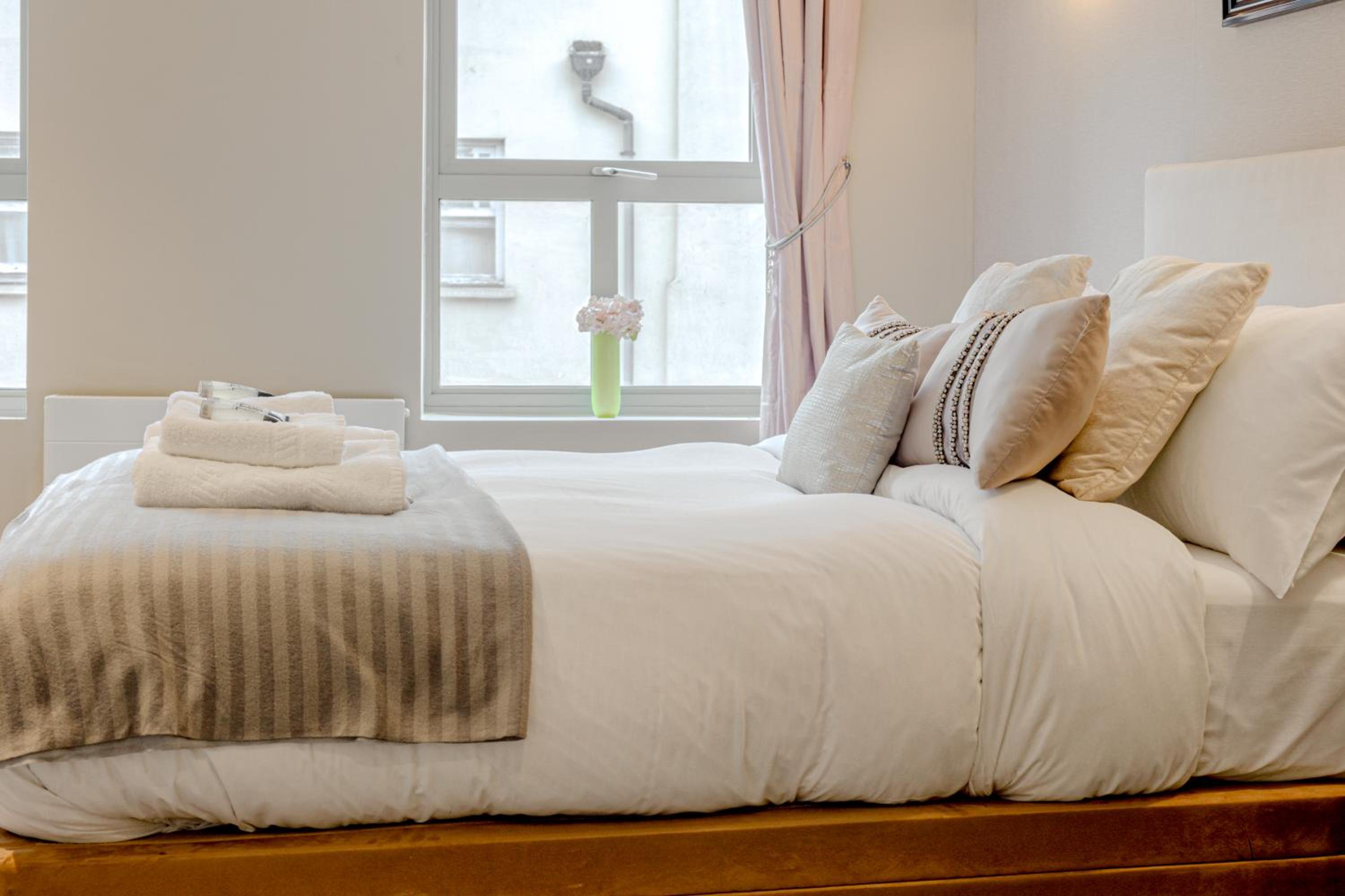 Fantastic Multilevel 3BR, Vibrant Angel, 5min Tube