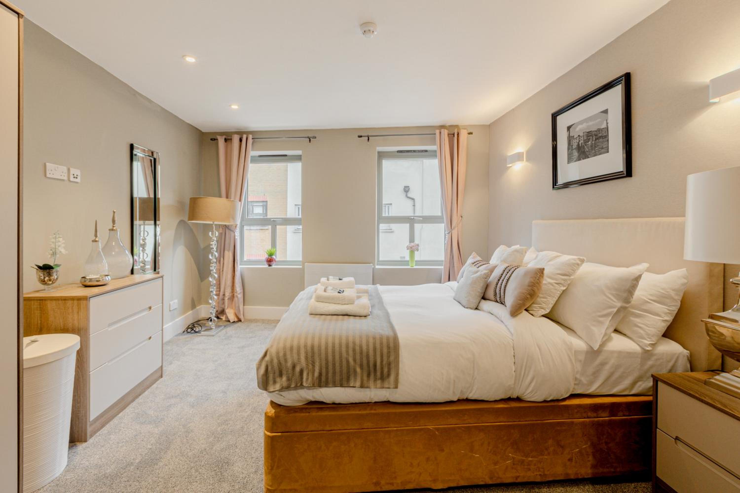 Fantastic Multilevel 3BR, Vibrant Angel, 5min Tube