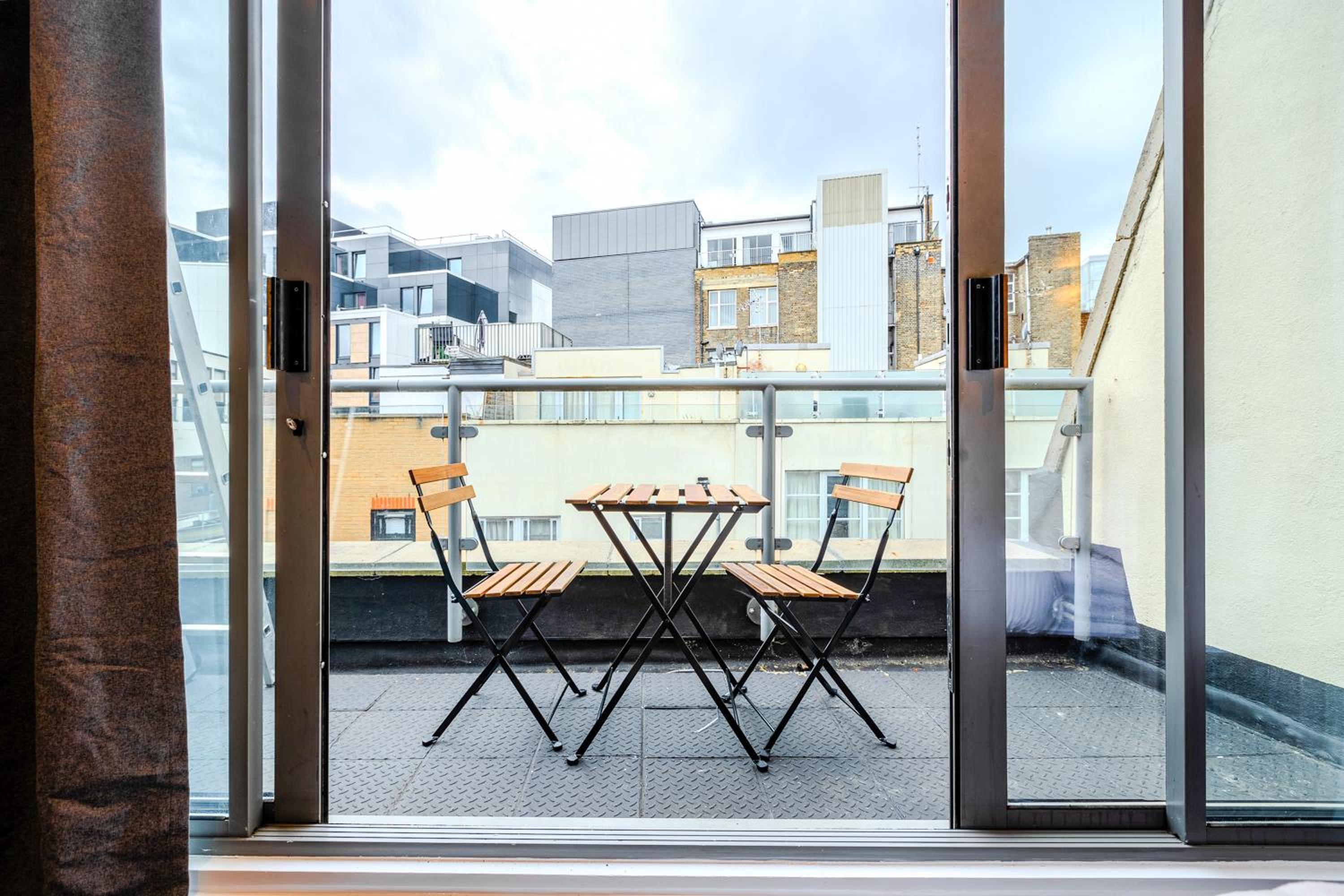 Fantastic Multilevel 3BR, Vibrant Angel, 5min Tube