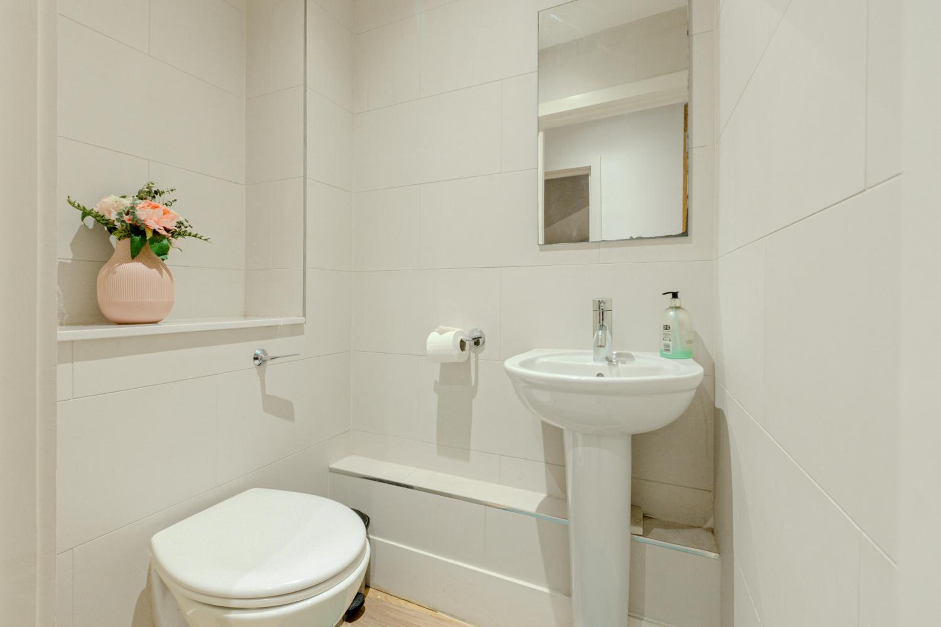 Fantastic Multilevel 3BR, Vibrant Angel, 5min Tube