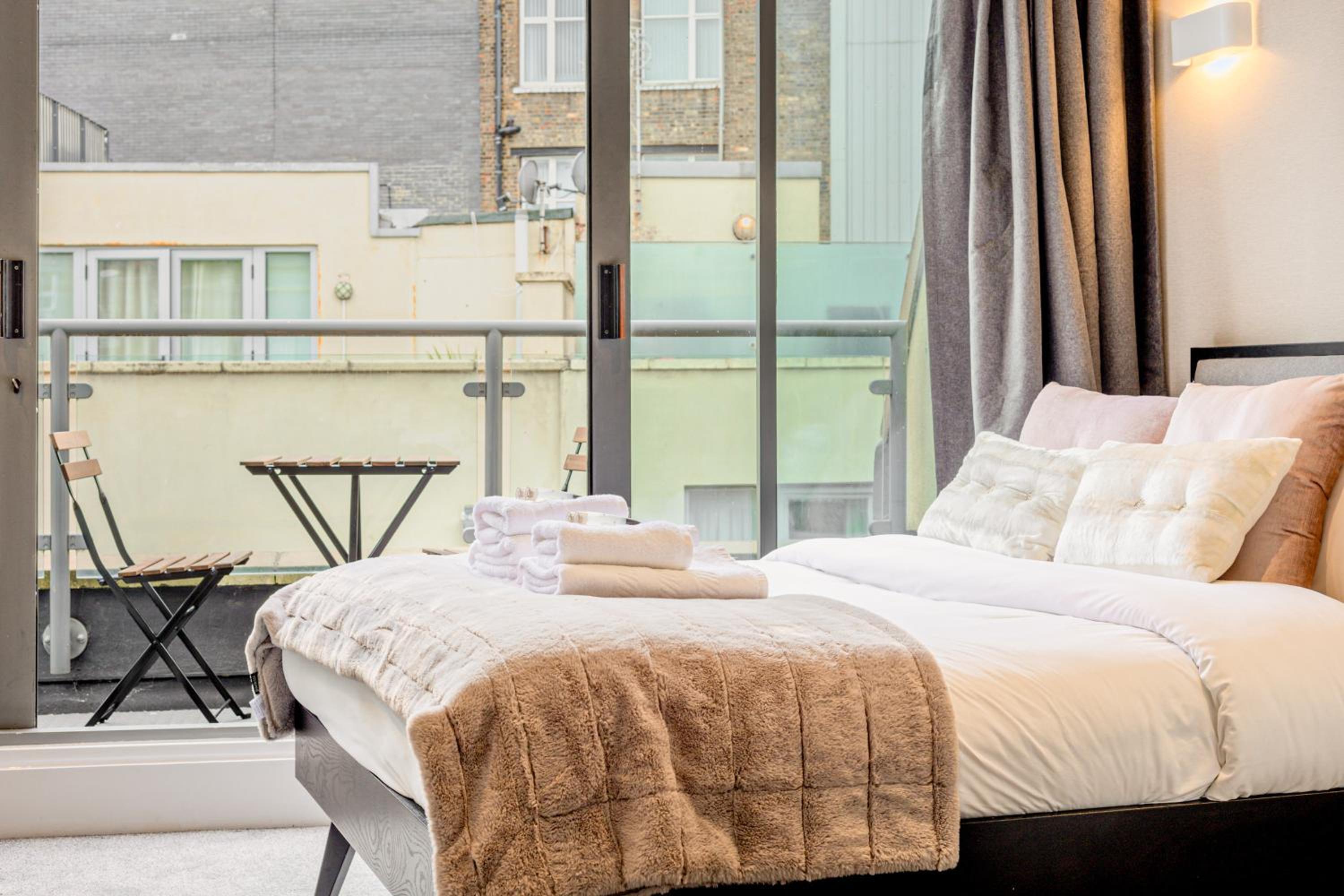 Fantastic Multilevel 3BR, Vibrant Angel, 5min Tube