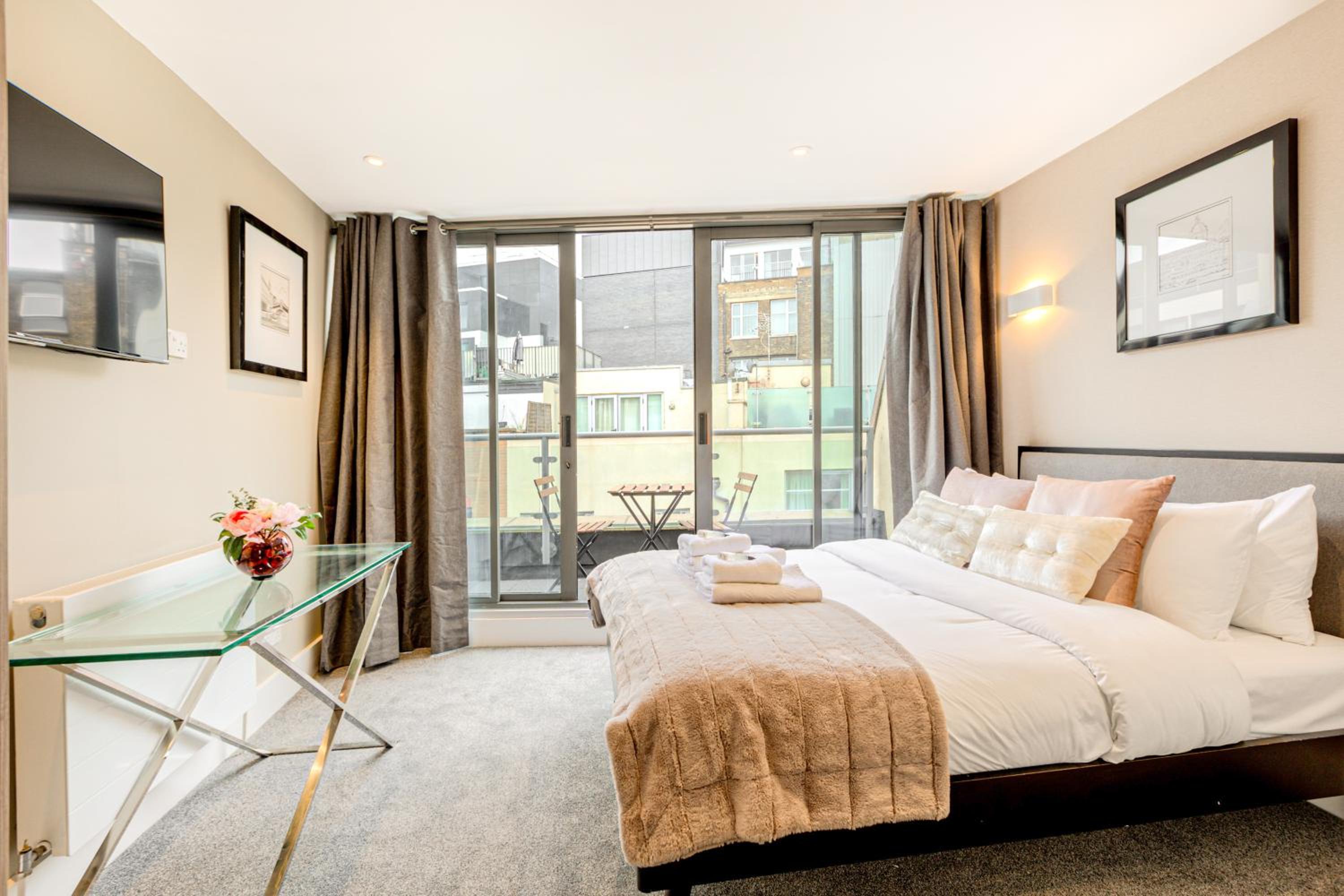 Fantastic Multilevel 3BR, Vibrant Angel, 5min Tube