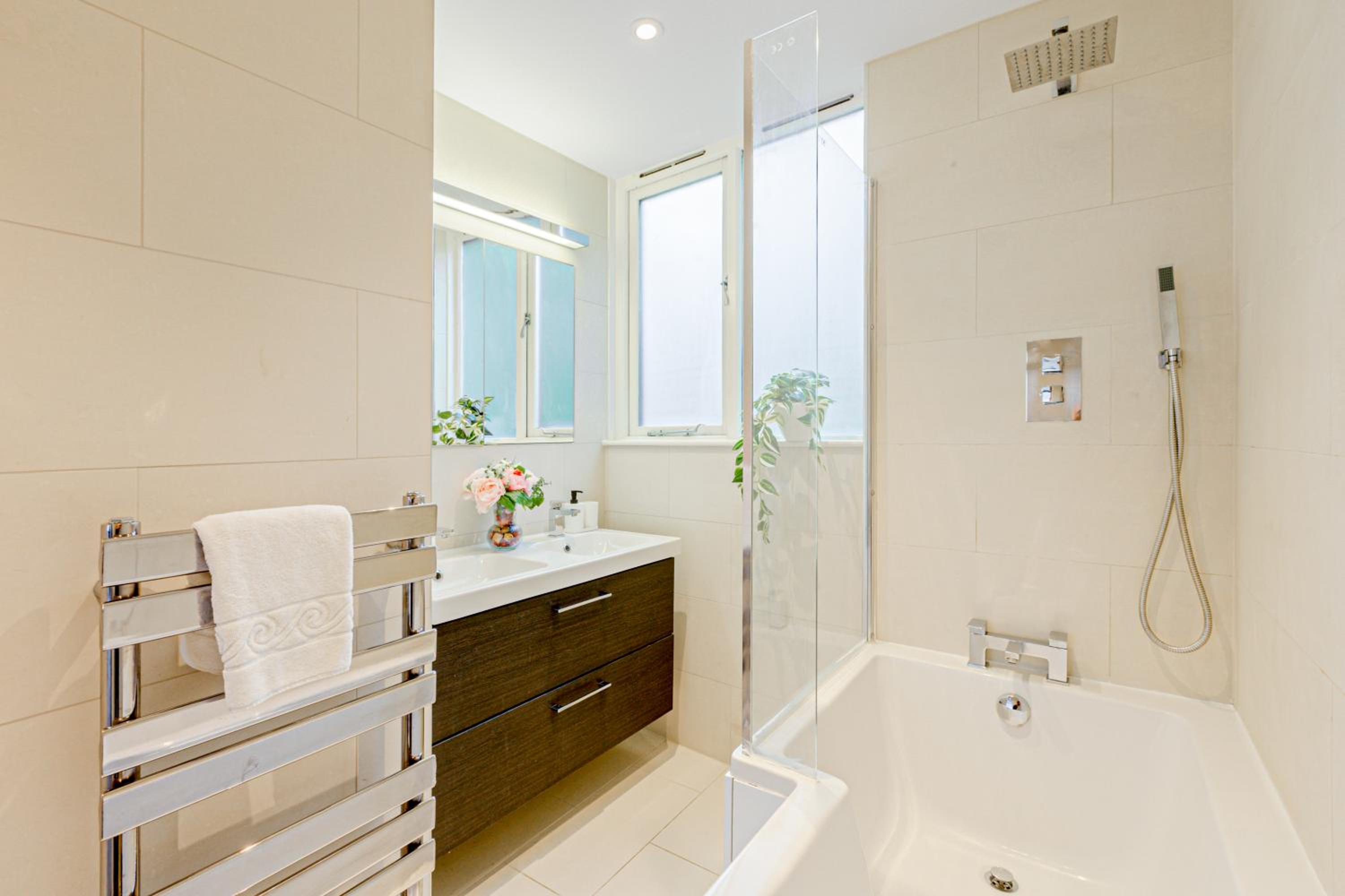 Fantastic Multilevel 3BR, Vibrant Angel, 5min Tube