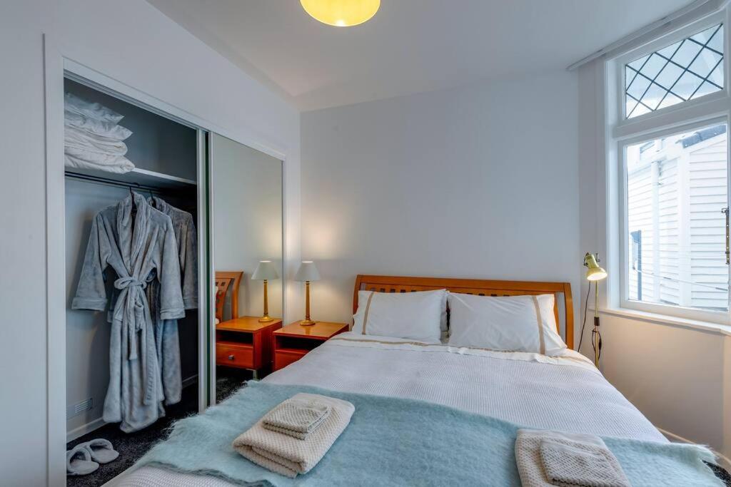 Ideal location for groups, family, friends or work view 4