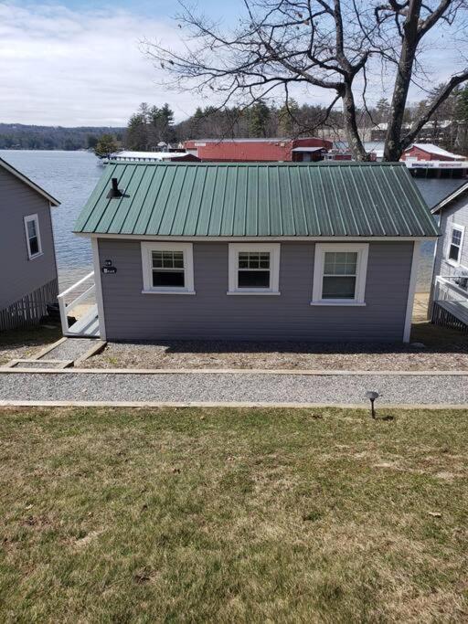 Lakefront Cottage on Beautiful Lake Winnipesaukee