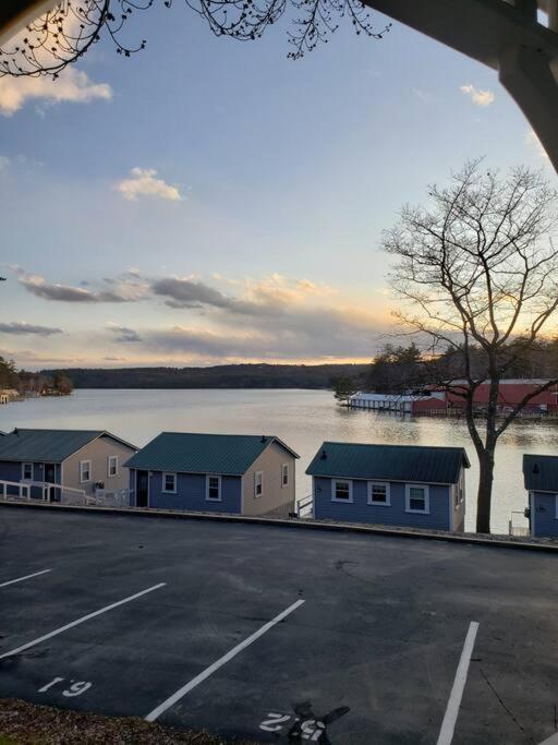 Lakefront Cottage on Beautiful Lake Winnipesaukee