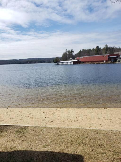 Lakefront Cottage on Beautiful Lake Winnipesaukee
