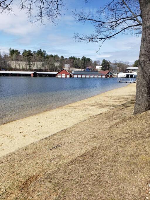Lakefront Cottage on Beautiful Lake Winnipesaukee