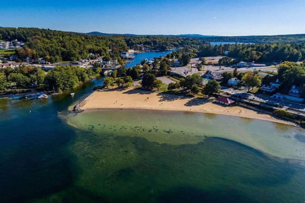 Lakefront Cottage on Beautiful Lake Winnipesaukee