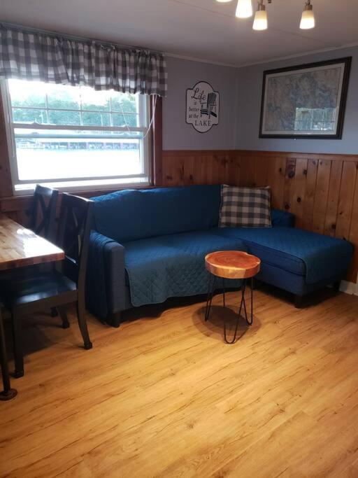 Lakefront Cottage on Beautiful Lake Winnipesaukee