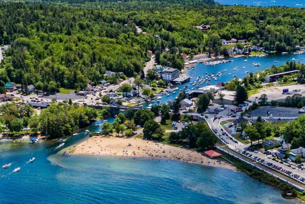 Lakefront Cottage on Beautiful Lake Winnipesaukee