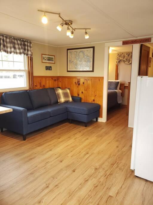 Lakefront Cottage on Beautiful Lake Winnipesaukee
