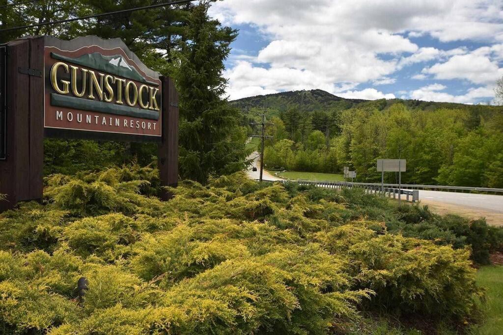 Lakefront Cottage on Beautiful Lake Winnipesaukee