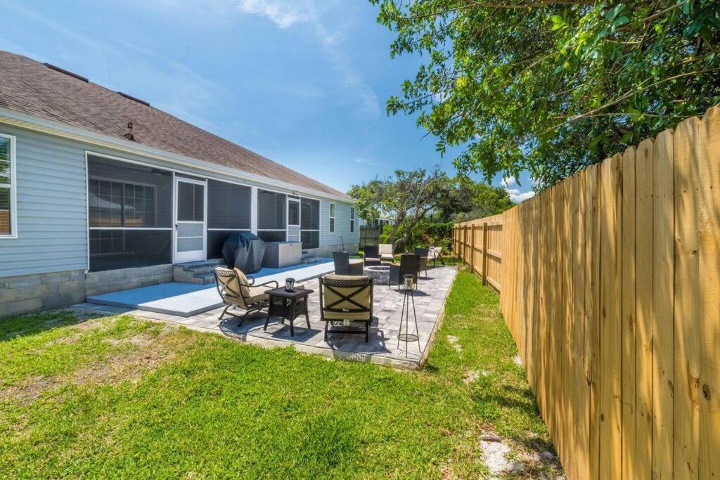 Stunning Beachfront Duplex! view 4