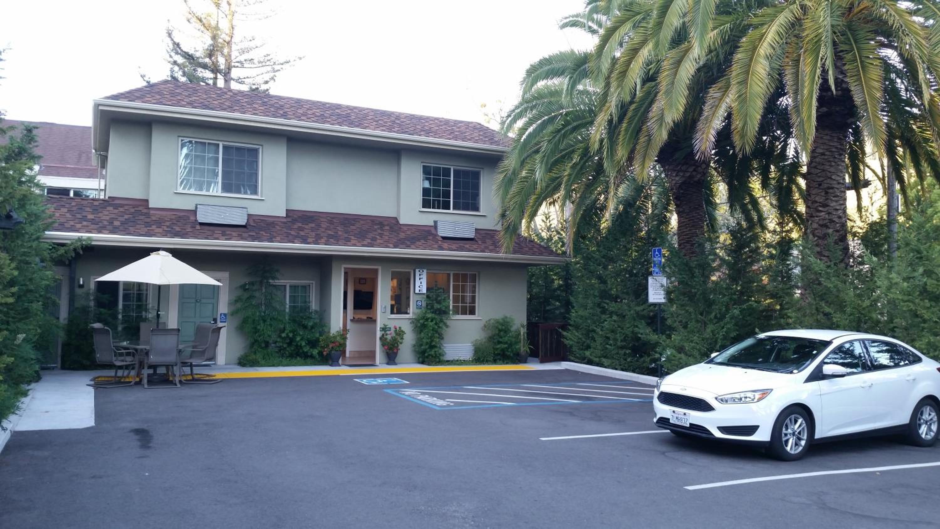 Marin Lodge