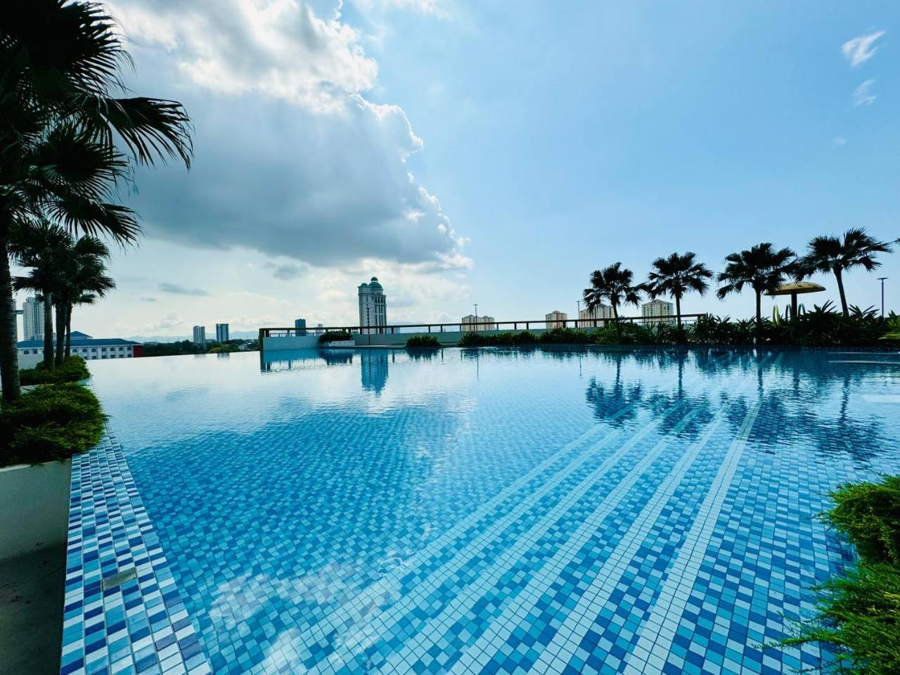 MARVEL Universe Retreat - Infinity Pool, Ps5, Private-Cinema with Pool-view Balcony - M4